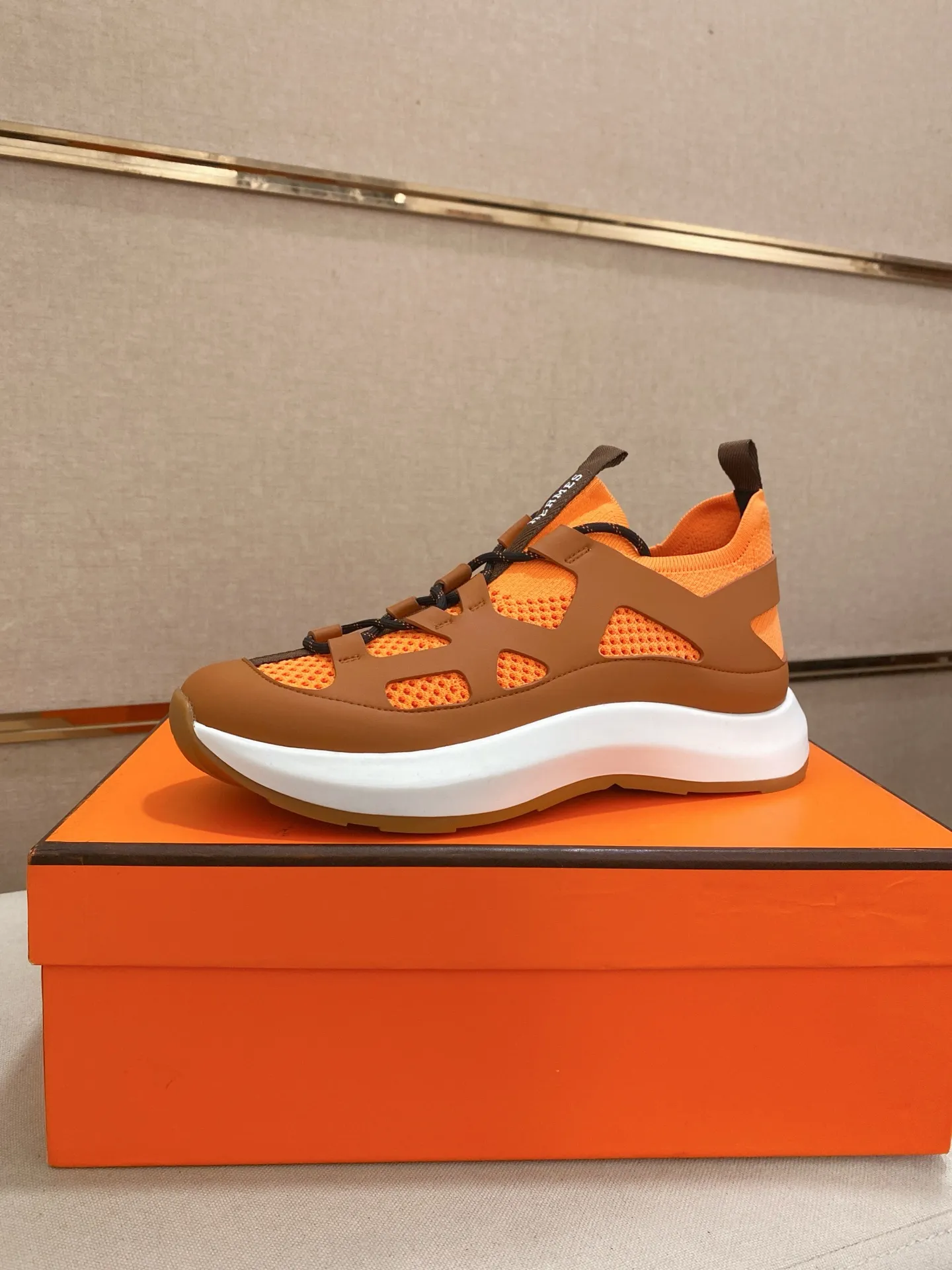 Men's clothing and shoes💰: 660💰《HERMES》【Classic Original Version】Hermès; Top 🔝 Purchasing Agency 🔍🔍Men’s latest 🇺🇸 counters are on sale simultaneously, original imported from Italy ▲▲Silk cowhide with breathable fabric ▲▲ (high-end and expensive Qi·Grade) Exquisite workmanship (Italian 🇮🇹Imported water-dyed 🐂cowhide lining) Sole: Original sole provided by the original factory, ⚠️Exclusive double-layer activity·TPR·Rubber·Combined molded outsole; Super·comfortable·wear-resistant·non-slip·environmental protection The real thing is more beautiful when photographed (high quality, following orders). You can enter and leave the counter at will * Number of yards: 38·39·40·41·42·43·44·45